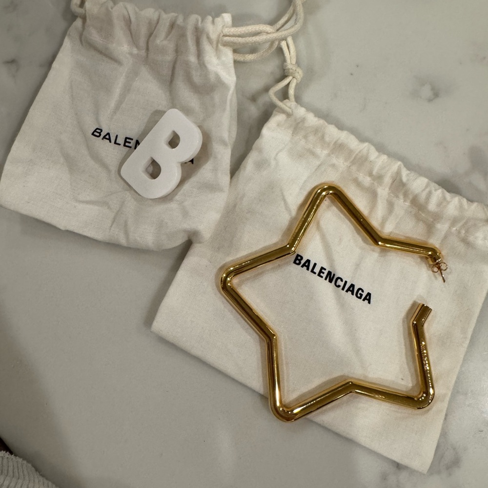 Balenciaga Gold Star and B alphabet earrings - Picture 5 of 9